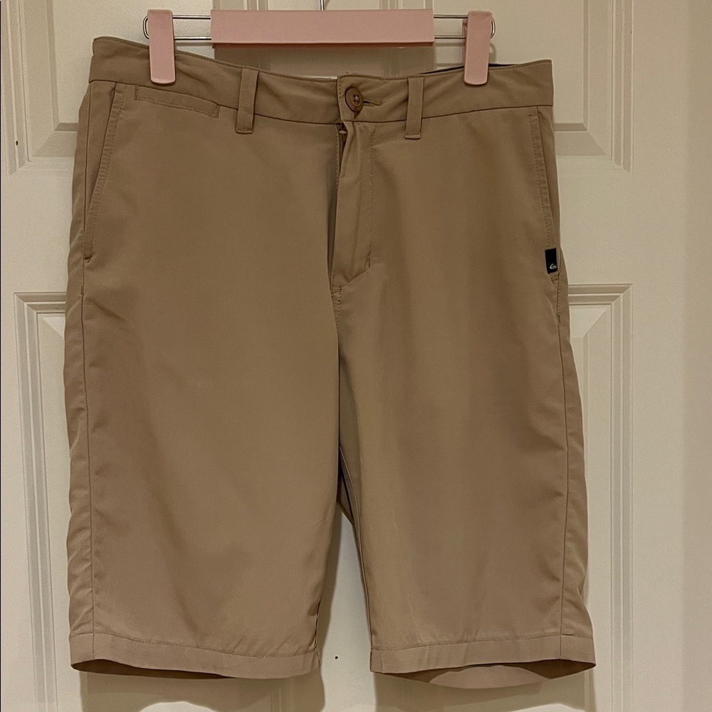 Quiksilver Men's Tan Flat Front Shorts